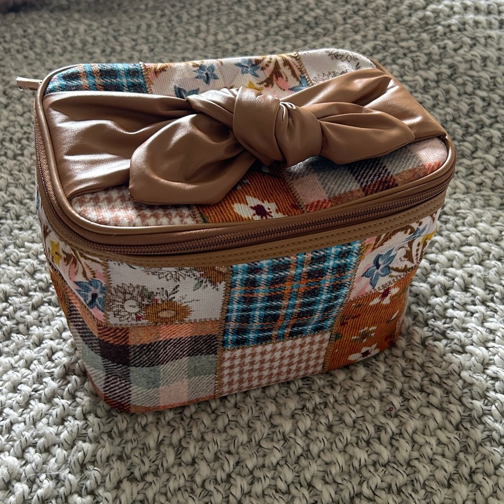 NWT Anthropologie Shiraleah Cosmetics Bag Boho Patchwork Hippie Exclusive - Picture 5 of 12